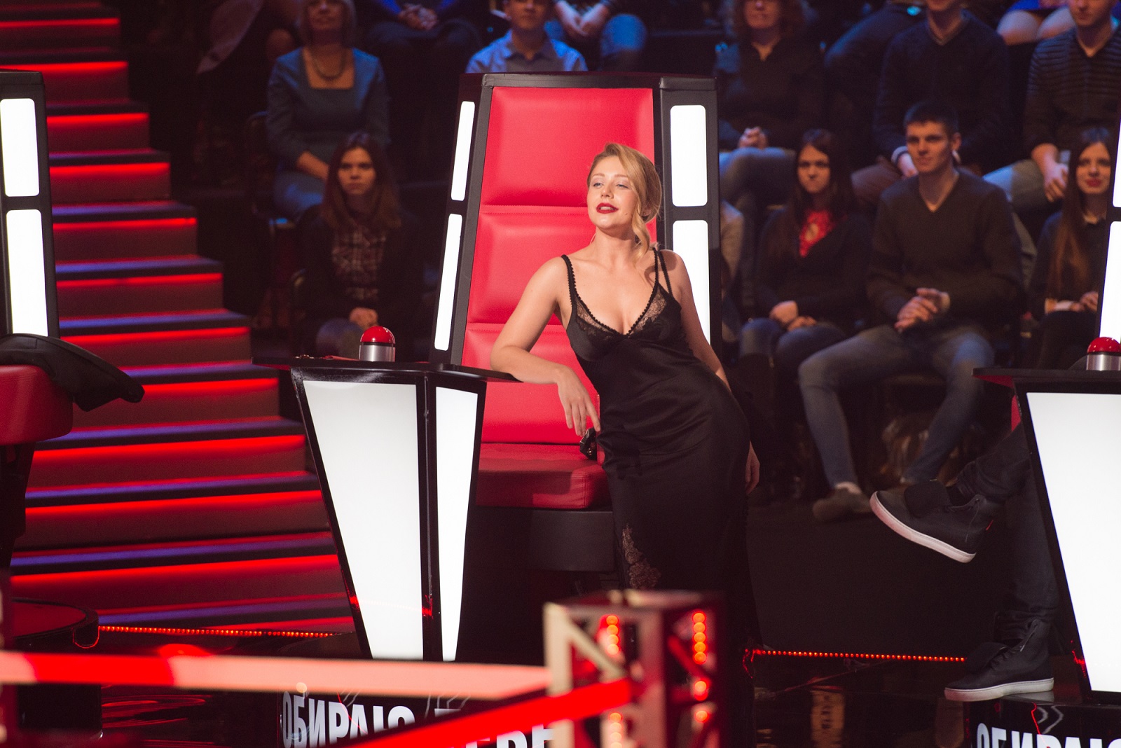 Модный "Голос країни-6": уникальный костюм Ивана Дорна, 150 платьев для Кати Осадчей и Тина Кароль в ночнушке